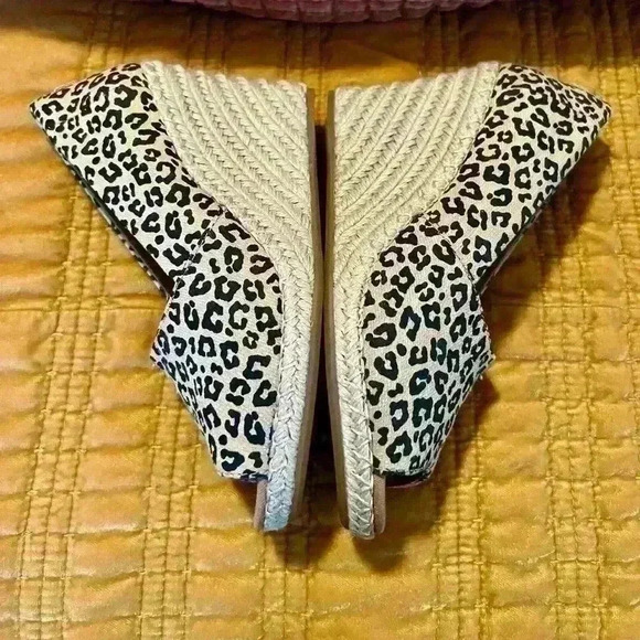 NWOT TOMS Michelle Wedge Women's Sandal size 6W - Picture 7 of 7